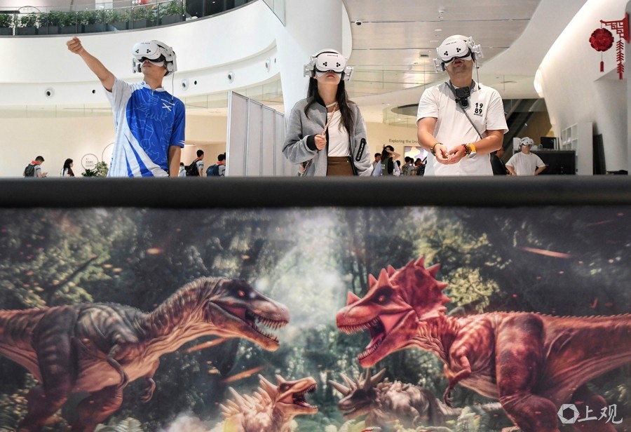 新民晚报：从哪吒闹海到星际穿越：天文馆用VR重构你的想象