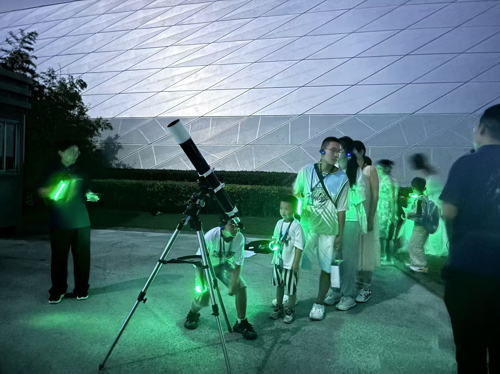 双节共赴星空之约，上海天文馆“邂逅星空”夜间活动精彩呈现