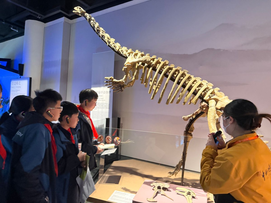 东方教育时报：不止于参观！这场恐龙研学，藏着中小学科技教育的未来方向