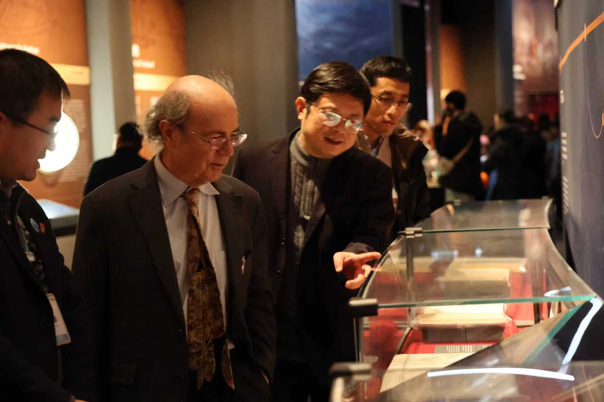 顶级科学家相聚上海天文馆，银河讲坛共话宇宙与量子奥秘