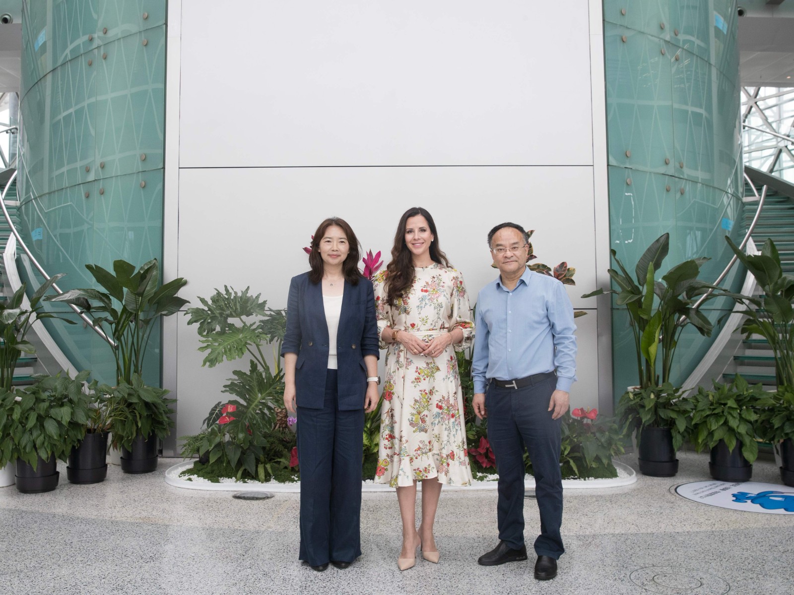 塞尔维亚总统夫人一行到访上海科技馆